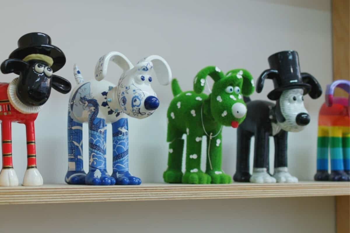 Various models of Gromit in The Grand Appeal's video case study